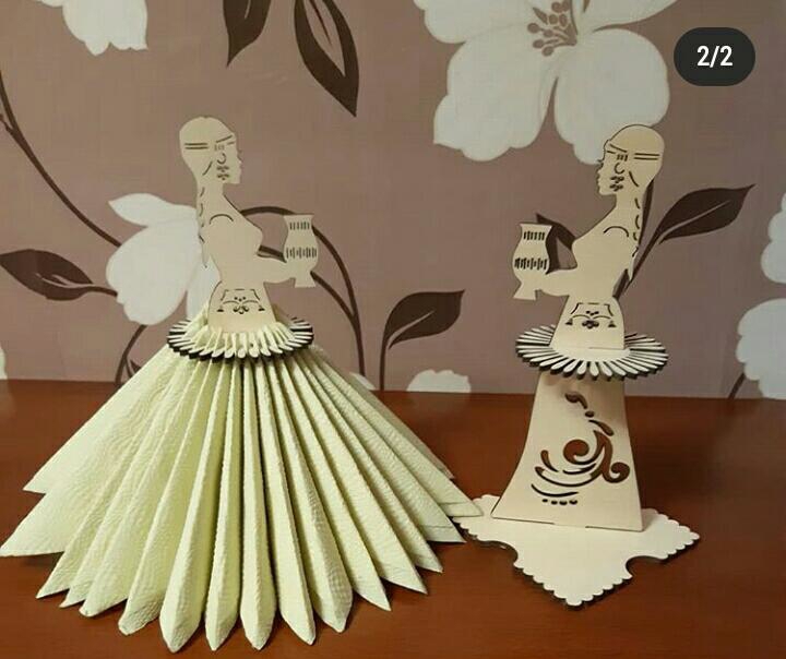 طرح جا دستمال سفره طرح دختر یاکوتی با لباس محلی و ساخا چورون مناسب برای استفاده در دستگاه های cnc چوب و cnc لیزر - laser cut napkin holder yakut girl in national costume holding sakha choron cdr file