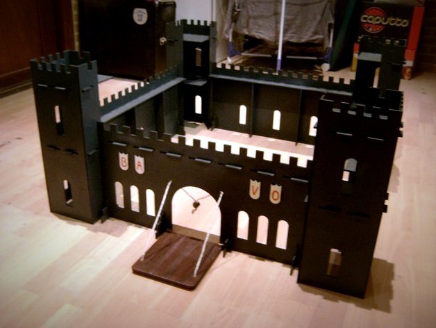 طرح قلعه مناسب برای استفاده در دستگاه های cnc چوب و cnc لیزر - laser cut castle template cdr file