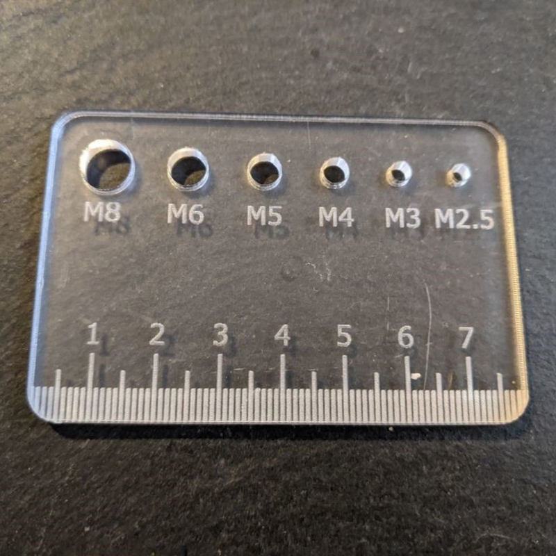 طرح خط کش متریک پیچ مناسب برای استفاده در دستگاه های cnc چوب و cnc لیزر - laser cut metric screw gauge ruler dxf file