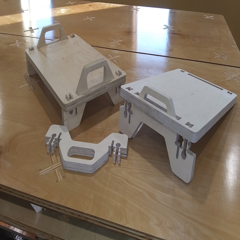 طرح سینی تلویزیون مناسب برای استفاده در دستگاه های cnc چوب و cnc لیزر - laser cut tv tray dxf file
