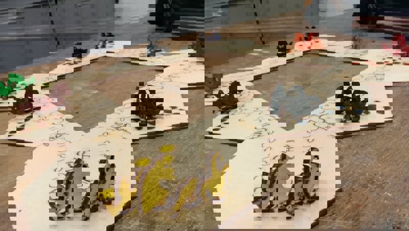 طرح بازی ماژولار سگ سلطنتی مناسب برای استفاده در دستگاه های cnc چوب و cnc لیزر - laser cut dog royal modular game