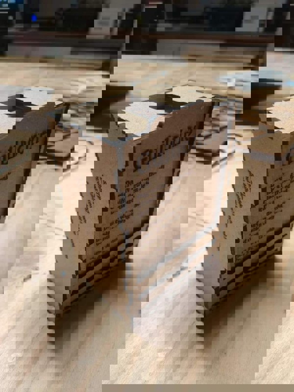 طرح قاب بازی رومیزی گیوتینی مناسب برای استفاده در دستگاه های cnc چوب و cnc لیزر - laser cut guillotine board game case