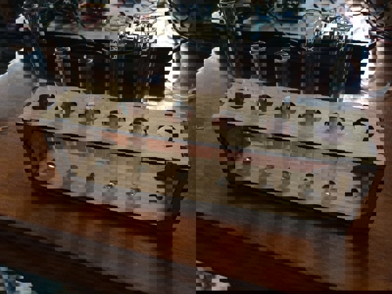 طرح قفسه لوله آزمایش مناسب برای استفاده در دستگاه های cnc چوب و cnc لیزر - laser cut test tube rack