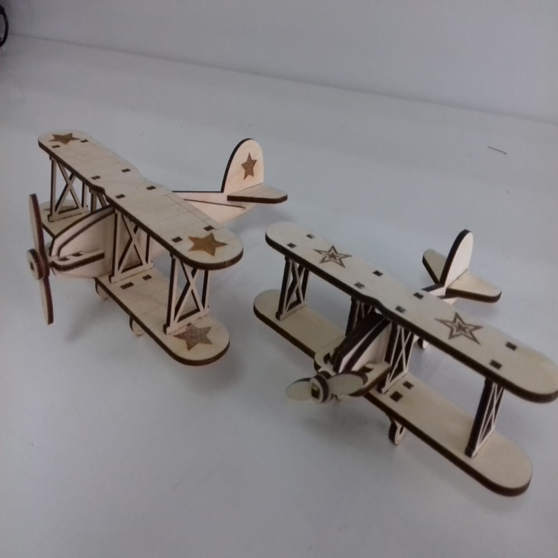 طرح هواپیمای چوبی اسباب بازی مناسب برای استفاده در دستگاه های cnc چوب و cnc لیزر - laser cut toy wood airplane cdr file