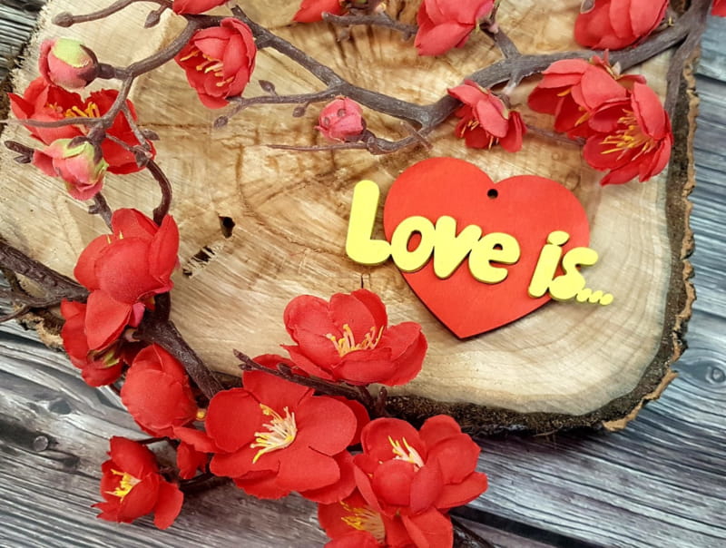 طرح قلب عشق مناسب برای استفاده در دستگاه های cnc چوب و cnc لیزر - laser cut love decor cdr file