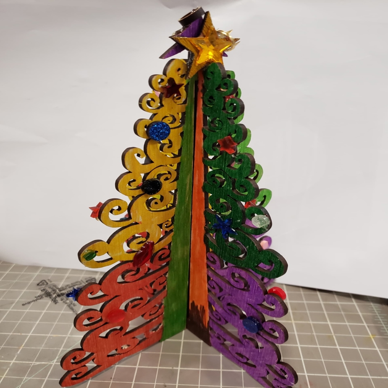 طرح درخت کریسمس چوبی مناسب برای استفاده در دستگاه های cnc چوب و cnc لیزر - laser cut wooden christmas tree svg file