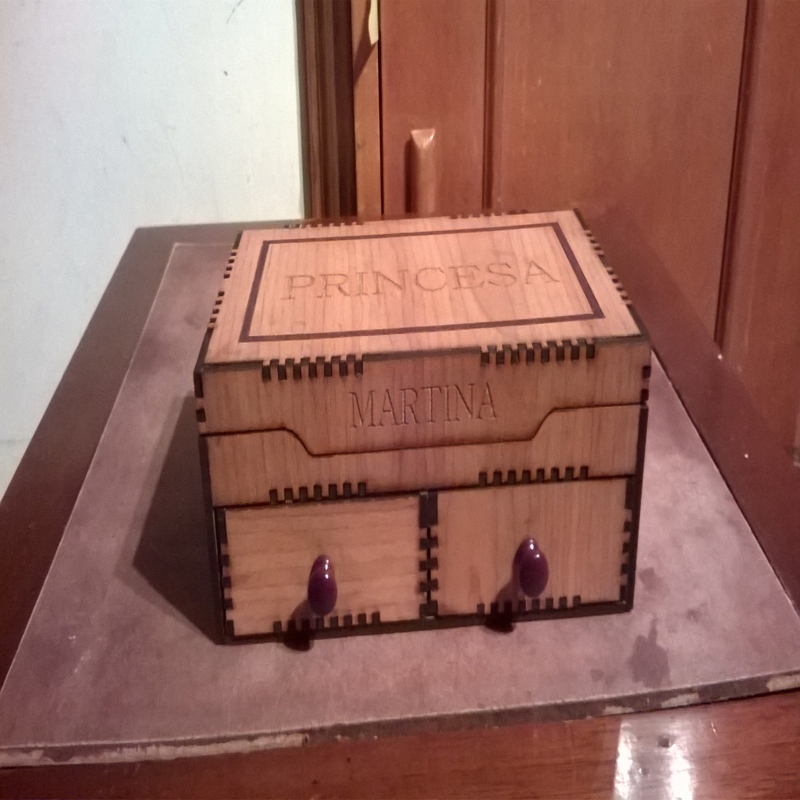 طرح جعبه چوبی تزئینی مناسب برای استفاده در دستگاه های cnc چوب و cnc لیزر - wooden decorative box dxf file