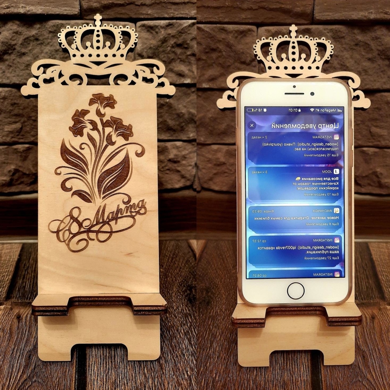 طرح پایه گوشی موبایل با تاج و حکاکی، مناسب برای استفاده در دستگاه های cnc چوب و cnc لیزر - laser cut smart phone stand template with crown and engraving cdr file