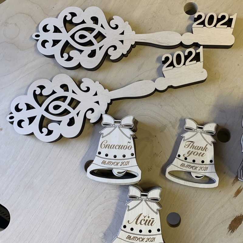 طرح کلید دکوری چوبی با سال مناسب برای استفاده در دستگاه های cnc چوب و cnc لیزر - laser cut wooden decor key with year cdr file