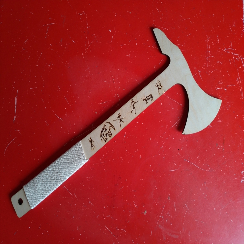طرح حکاکی لیزری تبر تاماهاوک چوبی مناسب برای استفاده در دستگاه های cnc چوب و cnc لیزر - laser cut engraved wooden tomahawk axe cdr file