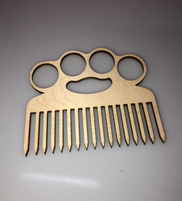 طرح شانه چوبی ریش با بند انگشت و دندانه پهن مناسب برای استفاده در دستگاه های cnc چوب و cnc لیزر - laser cut wooden knuckles beard comb wide tooth comb cdr file