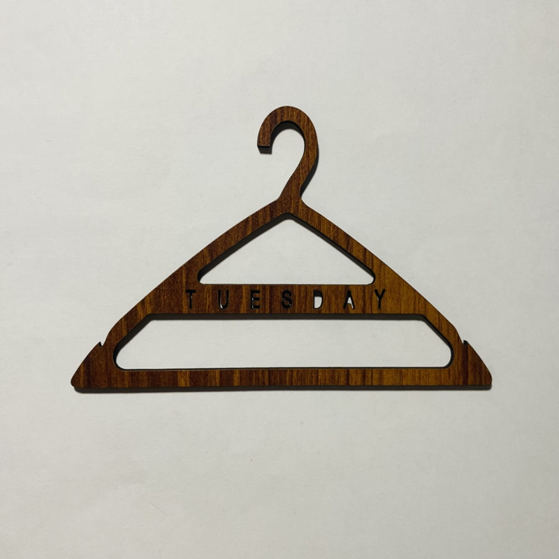 طرح آویز لباس سفارشی مناسب برای استفاده در دستگاه های cnc چوب و cnc لیزر - laser cut custom clothes hanger cdr file