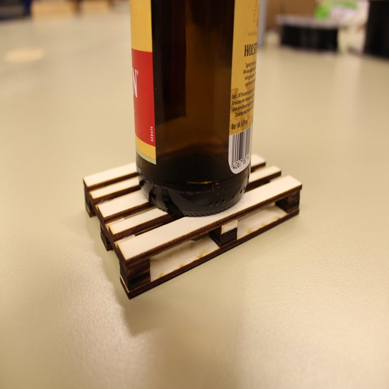 طرح پالت چوبی کوچک طرح زیرلیوانی نوشیدنی مناسب برای استفاده در دستگاه های cnc چوب و cnc لیزر - laser cut mini pallet wood beverage drink coasters dxf file