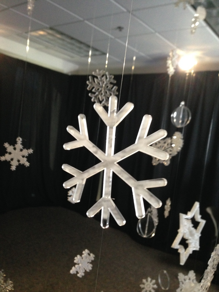 طرح و طرح دانه برف مناسب برای استفاده در دستگاه های cnc چوب و cnc لیزر - laser cut snowflake ornaments svg file