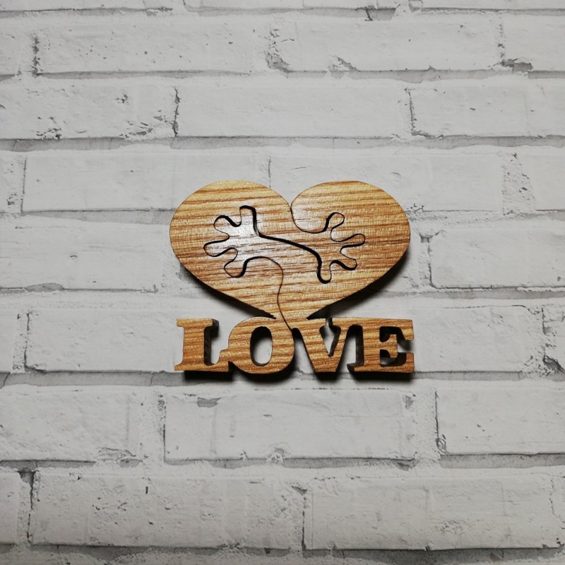 طرح قلب عاشقانه مناسب برای استفاده در دستگاه های cnc چوب و cnc لیزر - laser cut love heart holding hands cdr file