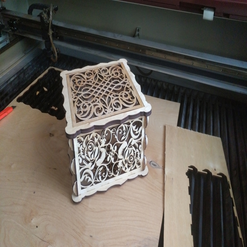 طرح جعبه دکوری مناسب برای استفاده در دستگاه های cnc چوب و cnc لیزر - decor box laser cut cdr file