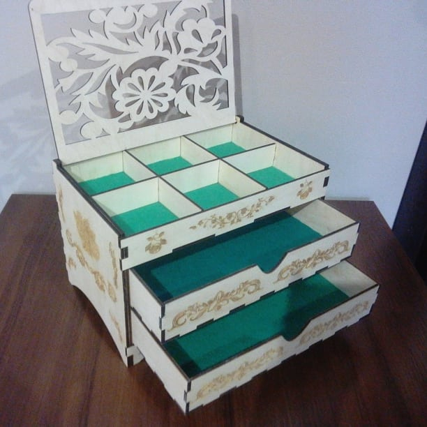 طرح جعبه لوازم آرایش چوبی با کشو مناسب برای استفاده در دستگاه های cnc چوب و cnc لیزر - laser cut wooden cosmetic storage box with drawers cdr file