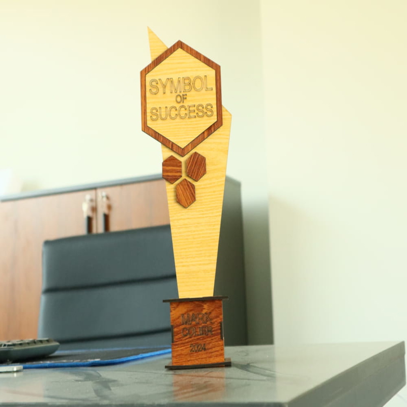 طرح تندیس چوبی مناسب برای استفاده در دستگاه های cnc چوب و cnc لیزر - laser cut wooden trophy cdr file