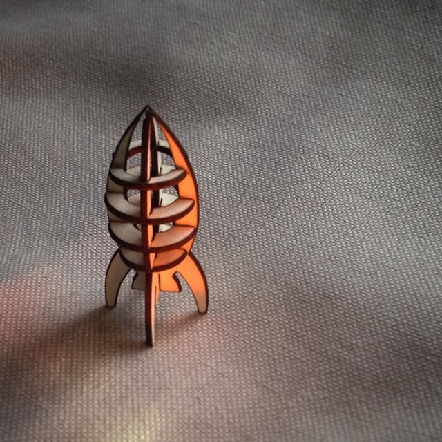 طرح و موشک ۱ با قطر ۵ میلی‌متر مناسب برای استفاده در دستگاه های cnc چوب و cnc لیزر - laser cut rocket 1 5mm svg file