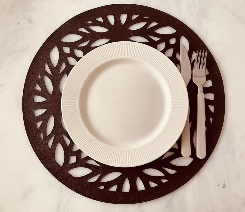 طرح زیربشقابی‌های چرمی گرد مناسب برای استفاده در دستگاه های cnc چوب و cnc لیزر - laser cut round leather placemats