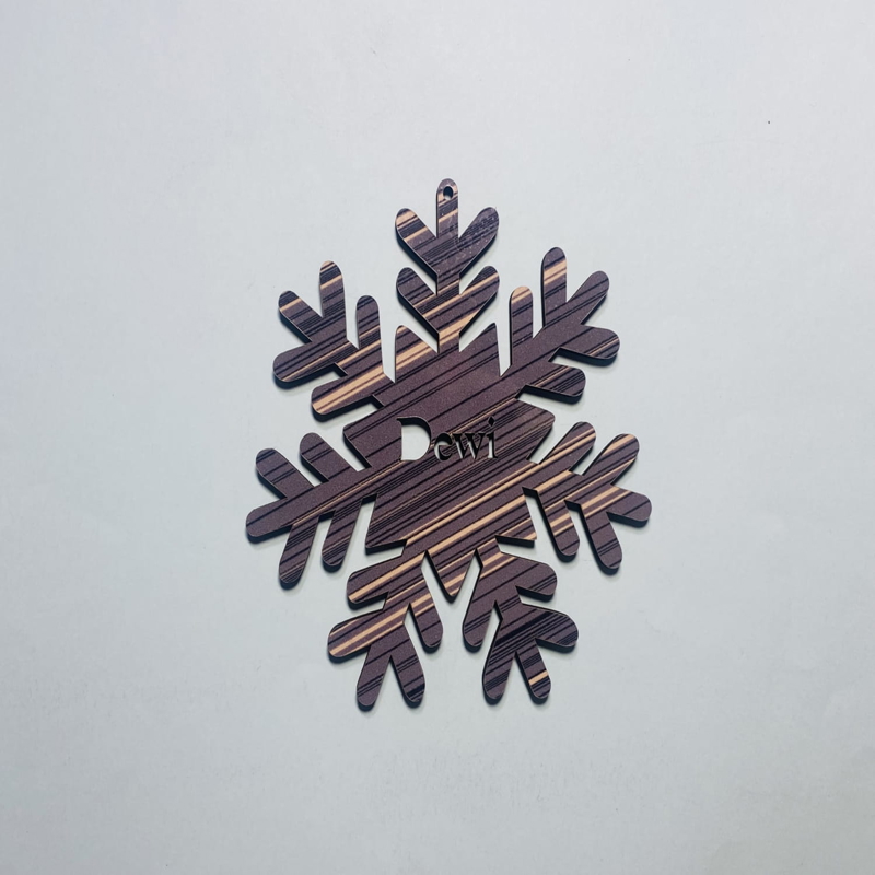 طرح دانه برف چوبی شخصی مناسب برای استفاده در دستگاه های cnc چوب و cnc لیزر - laser cut personalized wood snowflake ornament cdr file