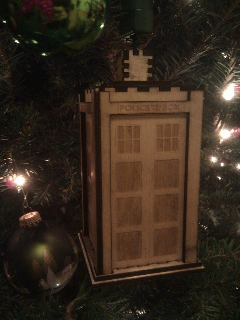 طرح درخت کریسمس مناسب برای استفاده در دستگاه های cnc چوب و cnc لیزر - laser cut tardis christmas ornament svg file