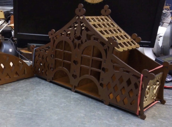 طرح چایخانه چوبی مناسب برای استفاده در دستگاه های cnc چوب و cnc لیزر - laser cut wood tea house cdr file