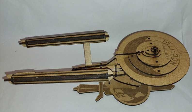 طرح تراس ISS Enterprise مناسب برای استفاده در دستگاه های cnc چوب و cnc لیزر - laser cut terran iss enterprise dxf file