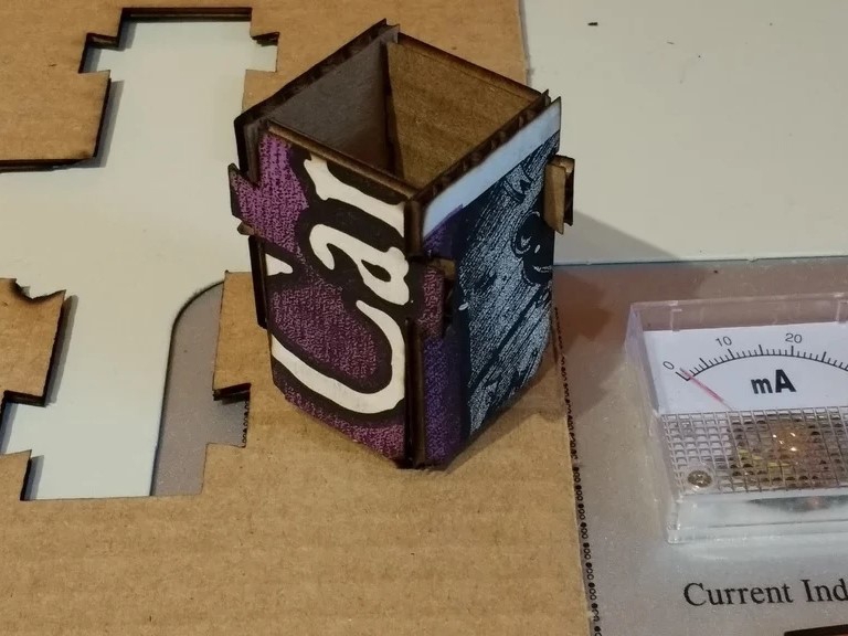 طرح گلدان مقوایی مناسب برای استفاده در دستگاه های cnc چوب و cnc لیزر - laser cut cardboard planters dxf file