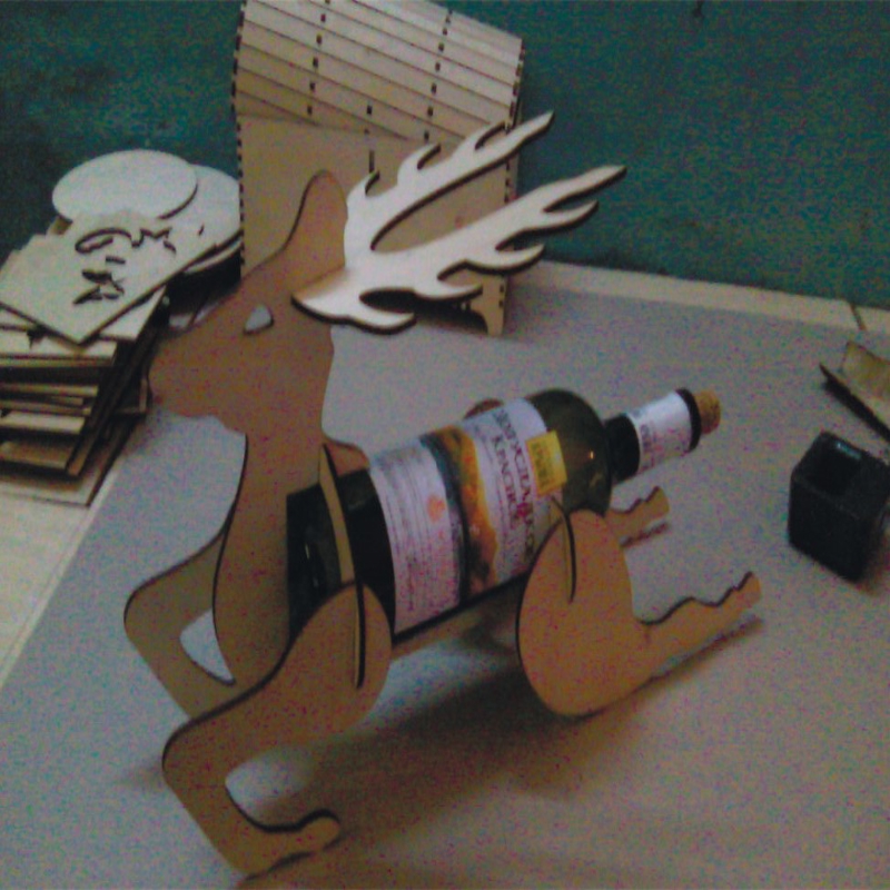 طرح جا نوشابهی گوزن مناسب برای استفاده در دستگاه های cnc چوب و cnc لیزر - laser cut deer wine holder dxf file