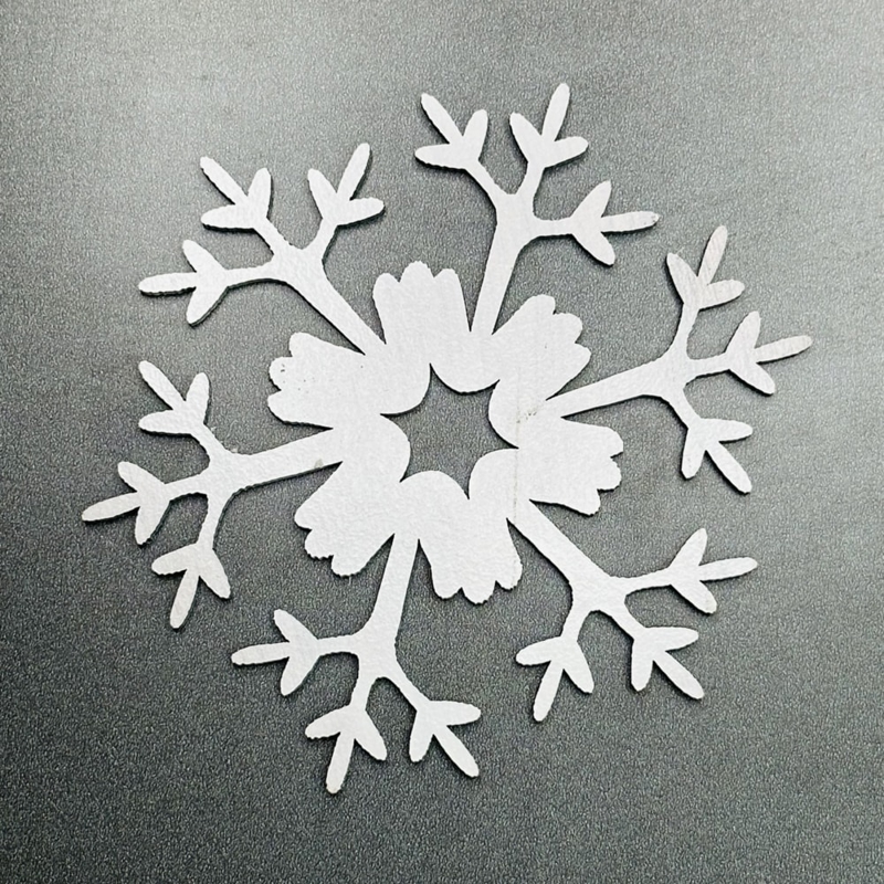 طرح دانه برف گلدار کریسمس مناسب برای استفاده در دستگاه های cnc چوب و cnc لیزر - laser cut christmas floral snowflake svg file