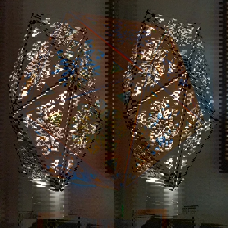 طرح چراغ دکوری بیست وجهی مناسب برای استفاده در دستگاه های cnc چوب و cnc لیزر - laser cut icosahedron light decor svg file