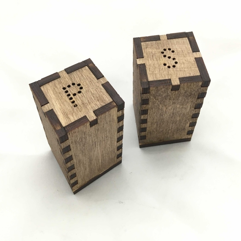 طرح نمکدان و فلفلدان چوبی با ضخامت ۴ میلی‌متر مناسب برای استفاده در دستگاه های cnc چوب و cnc لیزر - laser cut wooden salt and pepper shakers 4mm cdr file
