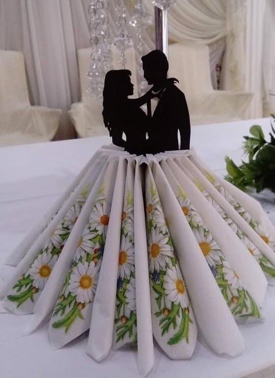 طرح جای دستمال سفره عروس و داماد مناسب برای استفاده در دستگاه های cnc چوب و cnc لیزر - laser cut wedding couple napkin holder cdr file