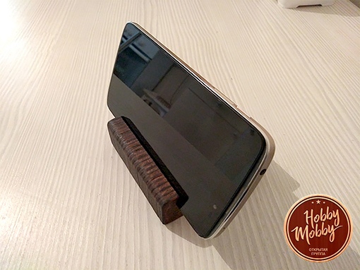 طرح پایه گوشی مناسب برای استفاده در دستگاه های cnc چوب و cnc لیزر - laser cut phone stand template cdr file