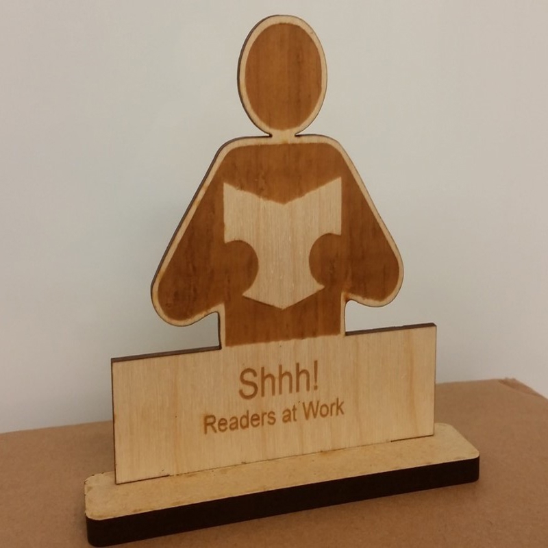 طرح تابلوی کتابخانه مناسب برای استفاده در دستگاه های cnc چوب و cnc لیزر - laser cut quiet library sign table decor svg file