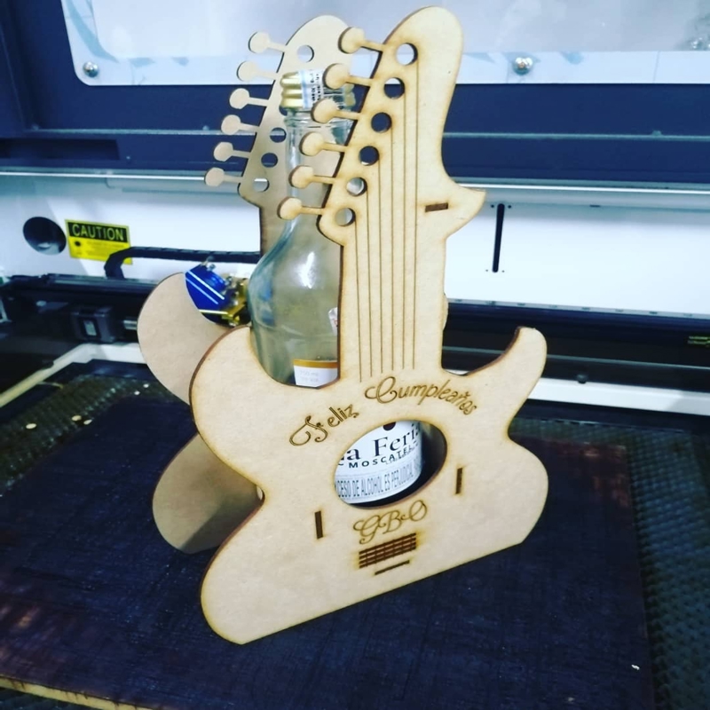 طرح جعبه نوشابه گیتار مناسب برای استفاده در دستگاه های cnc چوب و cnc لیزر - laser cut guitar wine box cdr file