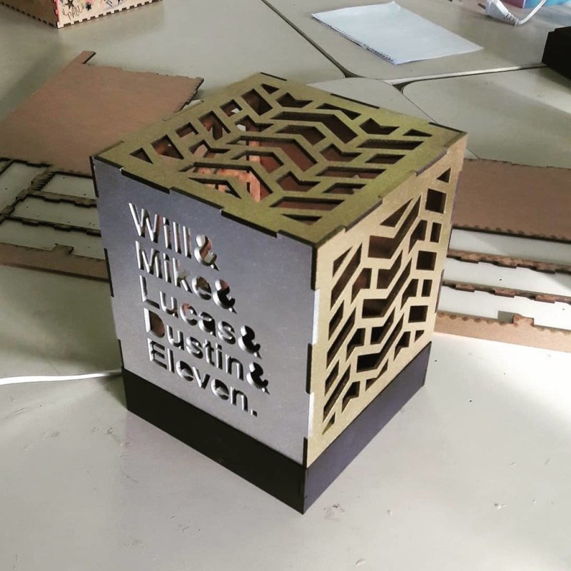 طرح لامپ چیزهای غریبه مناسب برای استفاده در دستگاه های cnc چوب و cnc لیزر - laser cut strangers things lamp