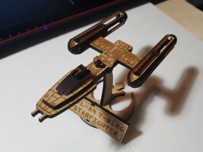 طرح بال ستاره ای جنگ ستارگان مناسب برای استفاده در دستگاه های cnc چوب و cnc لیزر - laser cut star wars y wing starfighter cdr file