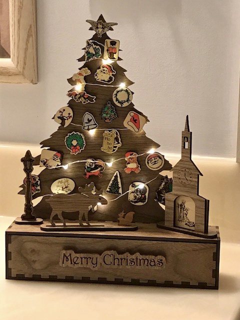 طرح تقویم درختی ظهور مناسب برای استفاده در دستگاه های cnc چوب و cnc لیزر - laser cut advent calendar tree svg file
