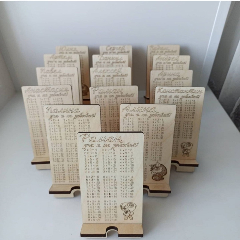 طرح پایه گوشی حکاکی شده با دستگاه مناسب برای استفاده در دستگاه های cnc چوب و cnc لیزر - laser cut engraved phone stand cdr file