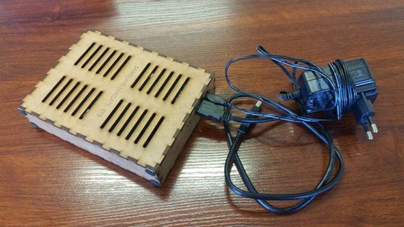 طرح محفظه هارد دیسک مناسب برای استفاده در دستگاه های cnc چوب و cnc لیزر - laser cut hdd enclosure