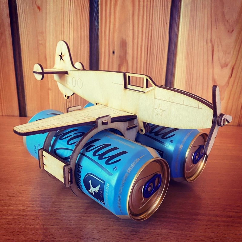 طرح جا نوشابه هواپیما برای تزیین جشن مناسب برای استفاده در دستگاه های cnc چوب و cnc لیزر - laser cut airplane soda can holder party decor cdr file