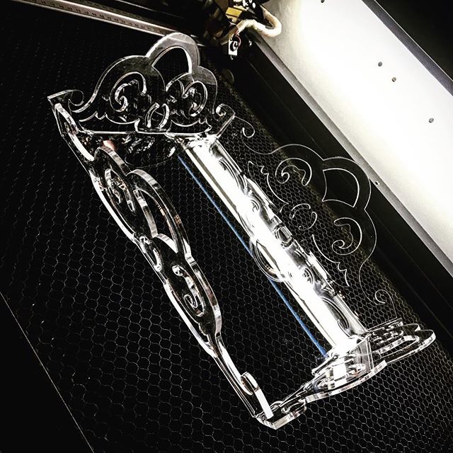 طرح سینی چای اکریلیک ۴ میلی‌متری مناسب برای استفاده در دستگاه های cnc چوب و cnc لیزر - acrylic 4 mm laser cut tea tray cdr file