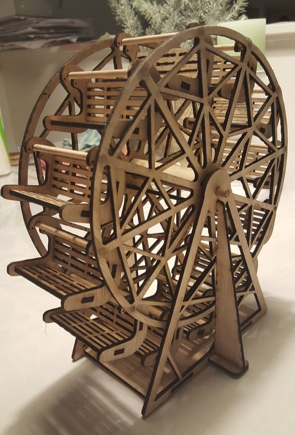 طرح چرخ و فلک ۳ میلی‌متری مناسب برای استفاده در دستگاه های cnc چوب و cnc لیزر - laser cut ferris wheel 3mm plywood dxf file