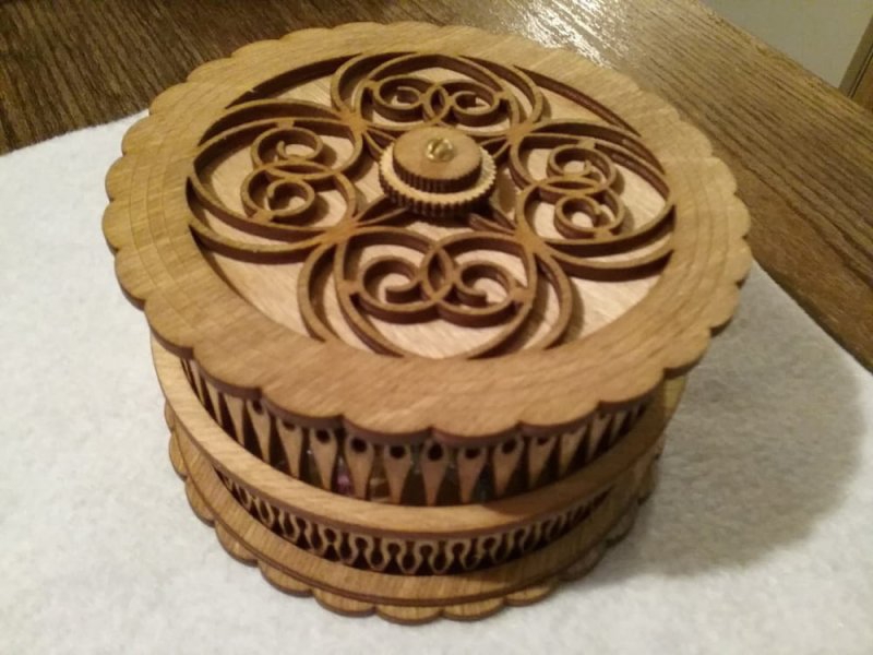 طرح جعبه جواهرات گرد مناسب برای استفاده در دستگاه های cnc چوب و cnc لیزر - laser cut round jewelry box dxf file