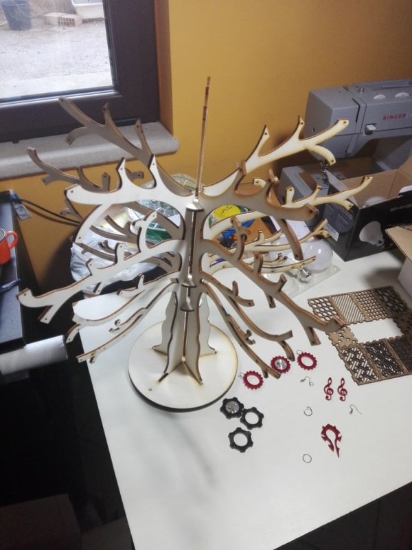 طرح درخت جواهرات بزرگ مناسب برای استفاده در دستگاه های cnc چوب و cnc لیزر - laser cut big jewelry tree