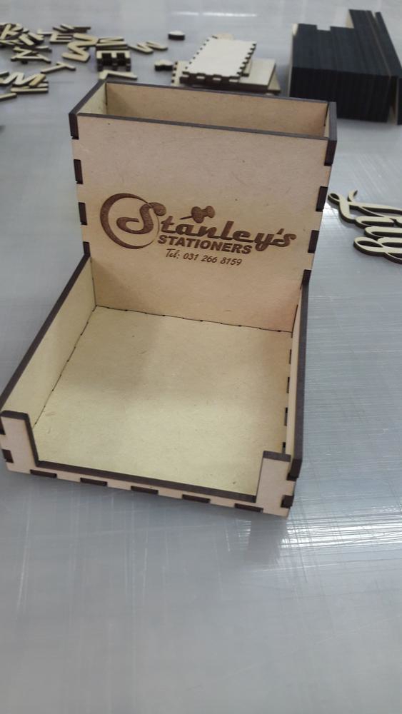 طرح جای خودکار و کاغذ با ضخامت 3 میلی‌متر مناسب برای استفاده در دستگاه های cnc چوب و cnc لیزر - laser cut pen paper holder 3mm dxf file