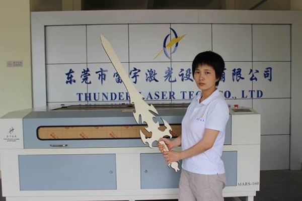 طرح شمشیر چوبی مناسب برای استفاده در دستگاه های cnc چوب و cnc لیزر - laser cut wood sword cdr file