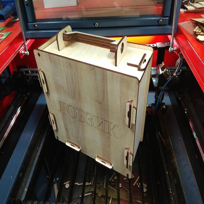 طرح جعبه ابزار با دسته ۶ میلی‌متری مناسب برای استفاده در دستگاه های cnc چوب و cnc لیزر - laser cut tool box with handle 6mm cdr file